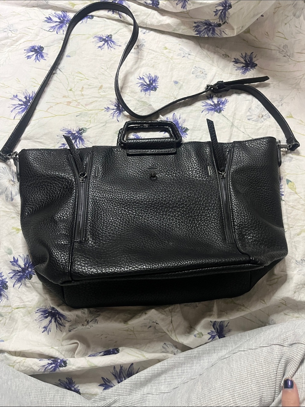 Black Pebbled Leather Crossbody – Dual Zip Daily Bag 🖤🎒